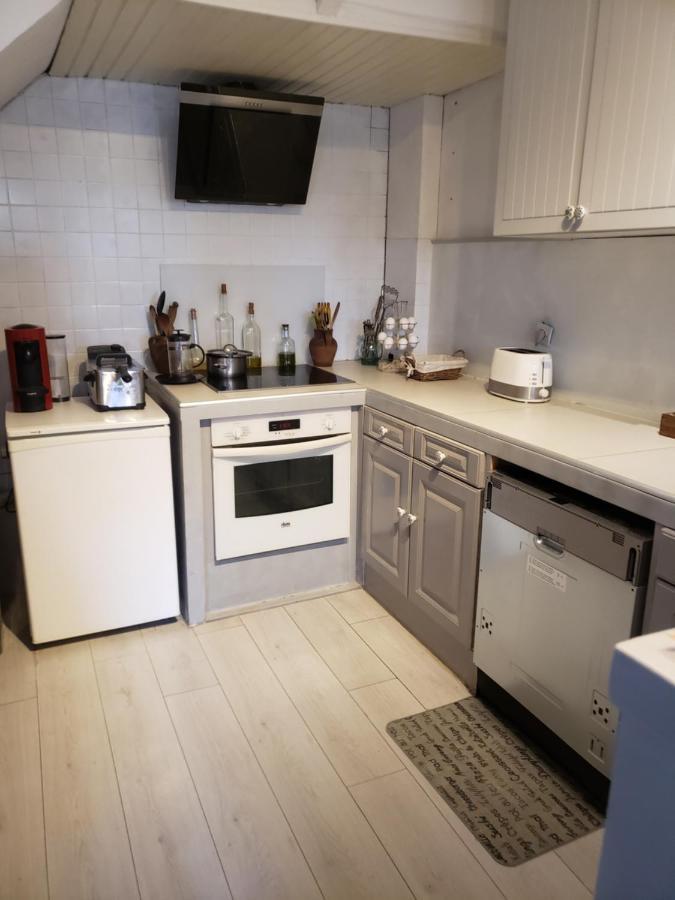 Chambre Dans Une Grande Maison Entre Canal Du Midi Et Centre Ville Beziers Luaran gambar